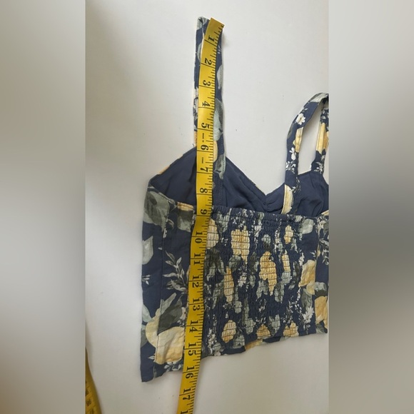 Abercrombie Women’s Cropped Top, Lemon Print - Picture 8 of 8